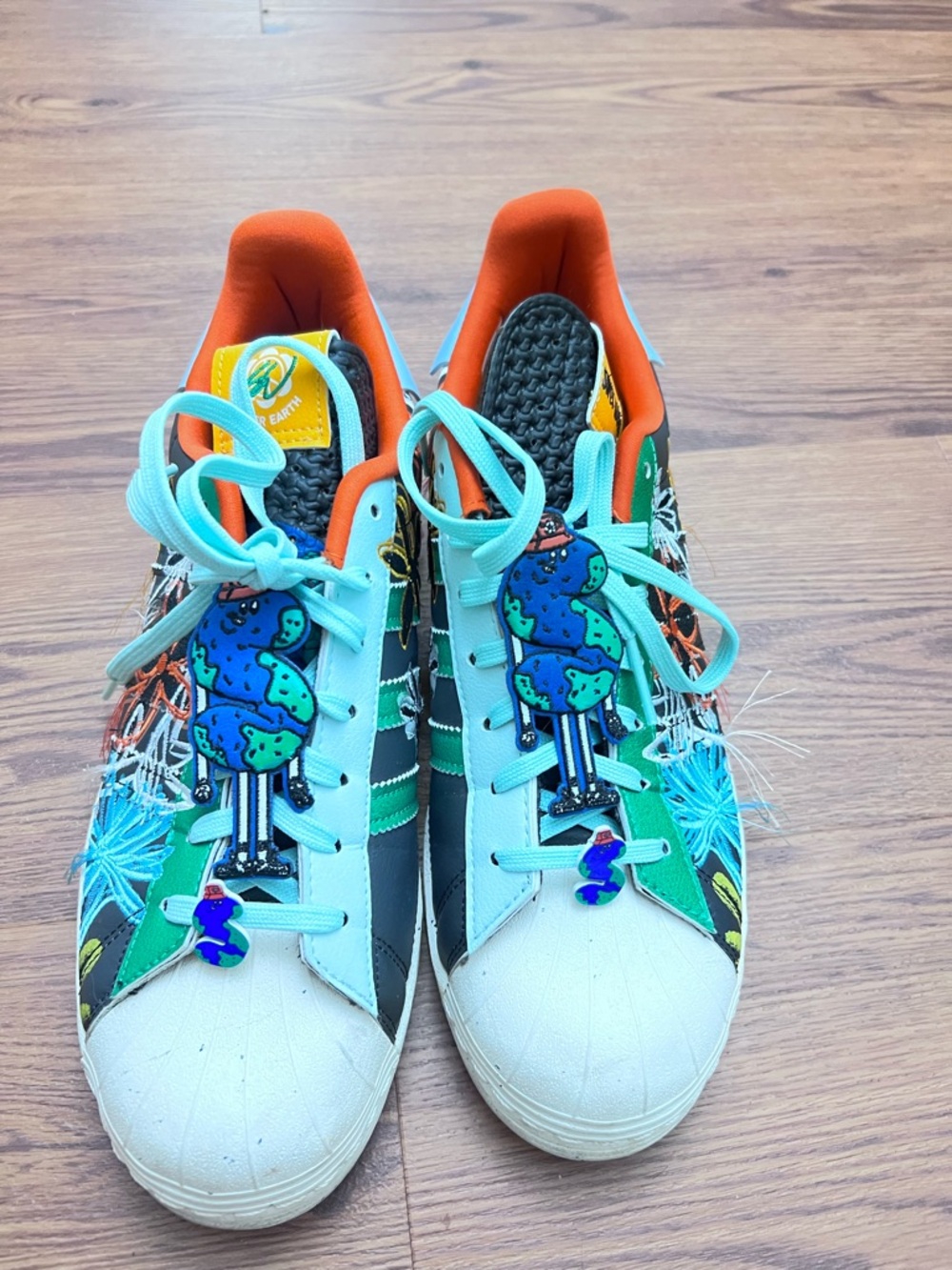 Adidas Superstar AEC Mens
Size 10 Shoes Super Earth
GX3823 Sean Wotherspoon